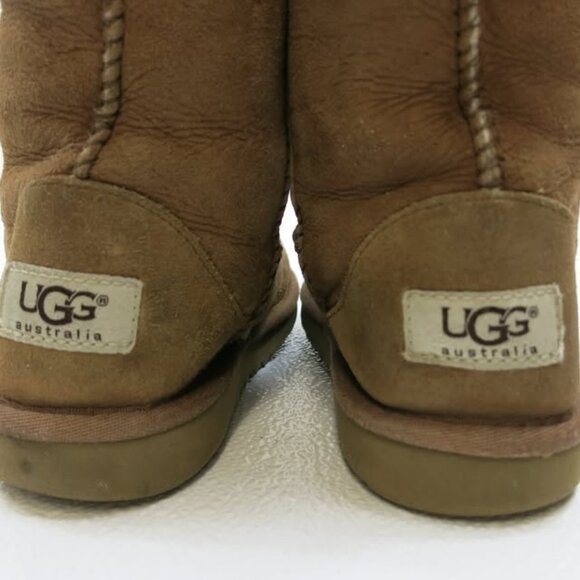 UGG Australia #5251 Classic Short Insulated Boots Shoes Winter Insulated Kids 2 - Picture 2 of 6